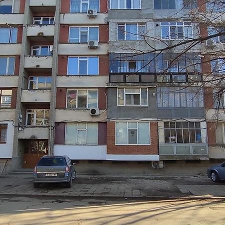 Уютен Апартамент В Търговище - 2 Спални И Кухня Kültér fotó
