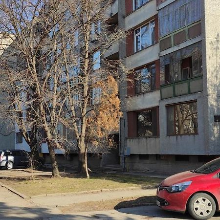 Уютен Апартамент В Търговище - 2 Спални И Кухня Kültér fotó
